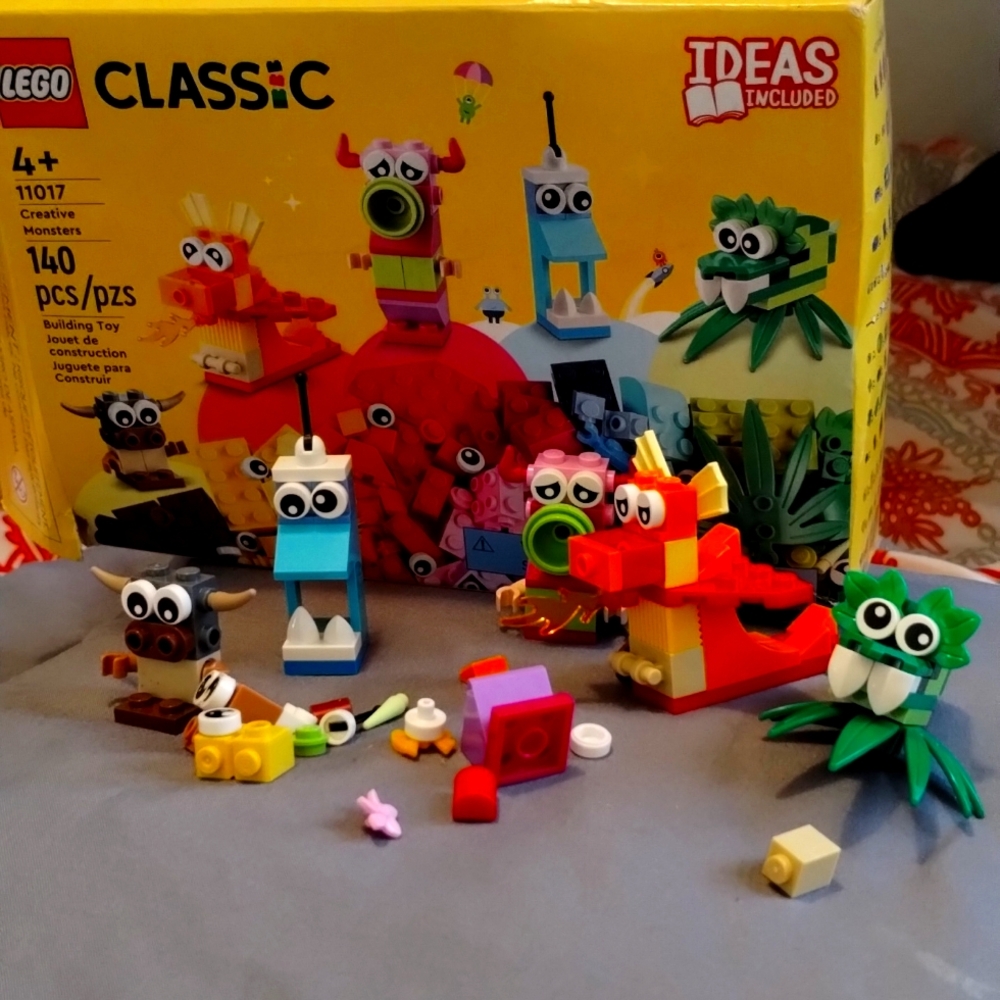 Lego piece classic monsters 11017